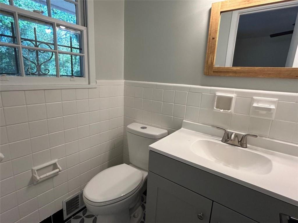 779 Casplan Street Southwest Atlanta, GA 30310 - Photo 12 of 16