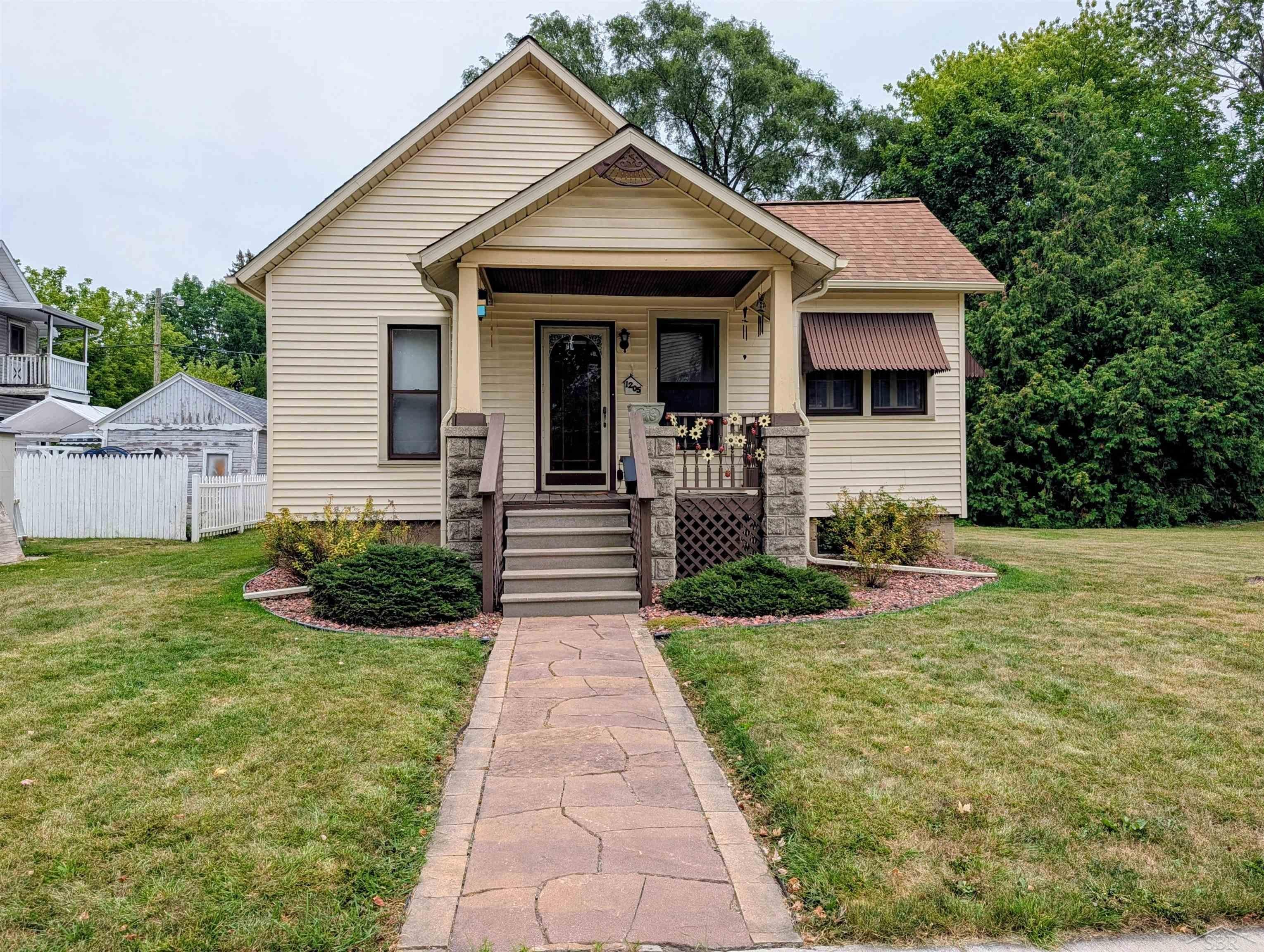 1205 Wilson Street Bay City, MI 48708 - Photo 1 of 22 Gallery Image 1