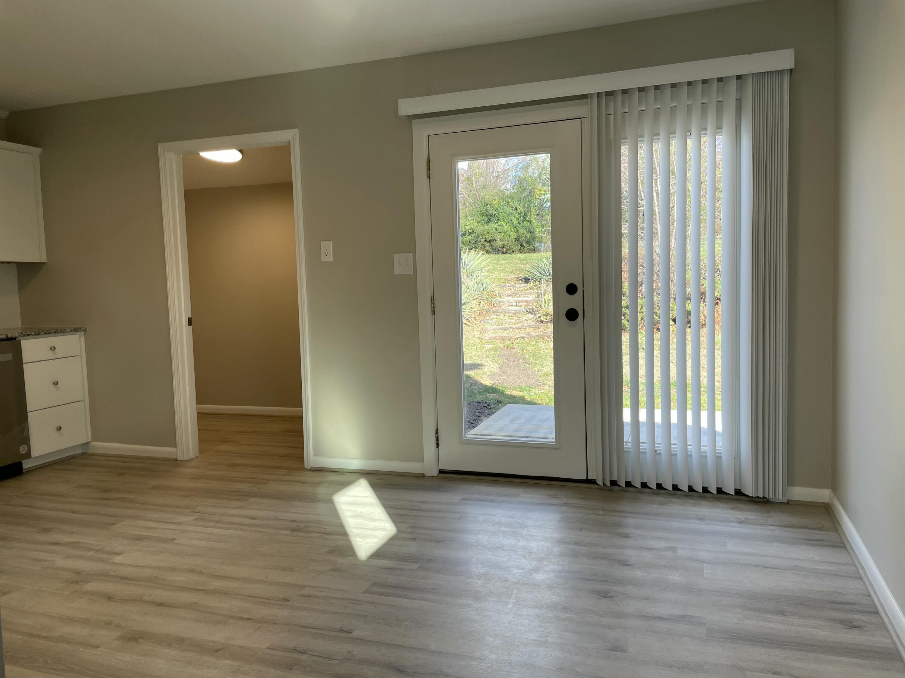 4701 Desi Road Northwest Roanoke, VA 24017 - Photo 4 of 30 tempImagemu37hN