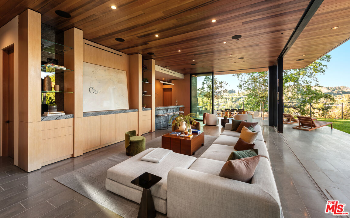 9705 Oak Pass Road Beverly Hills, CA 90210 - Photo 4 of 35 Gallery Image 4