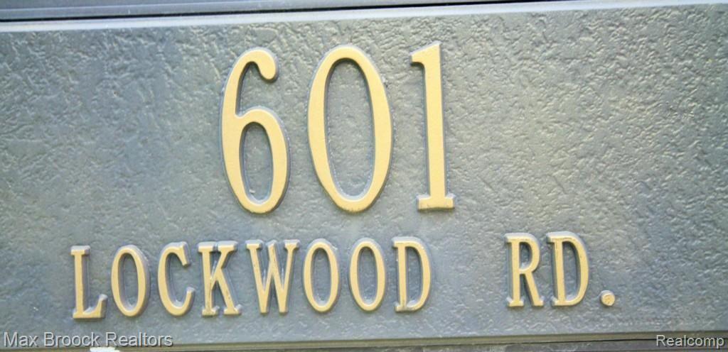601 Lockwood Road Royal Oak, MI 48067 - Photo 2 of 36 2014-10-13 20.15