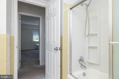 $189,999 | 27701 Valley Run Drive, Unit 701, Wilmington, DE 19810