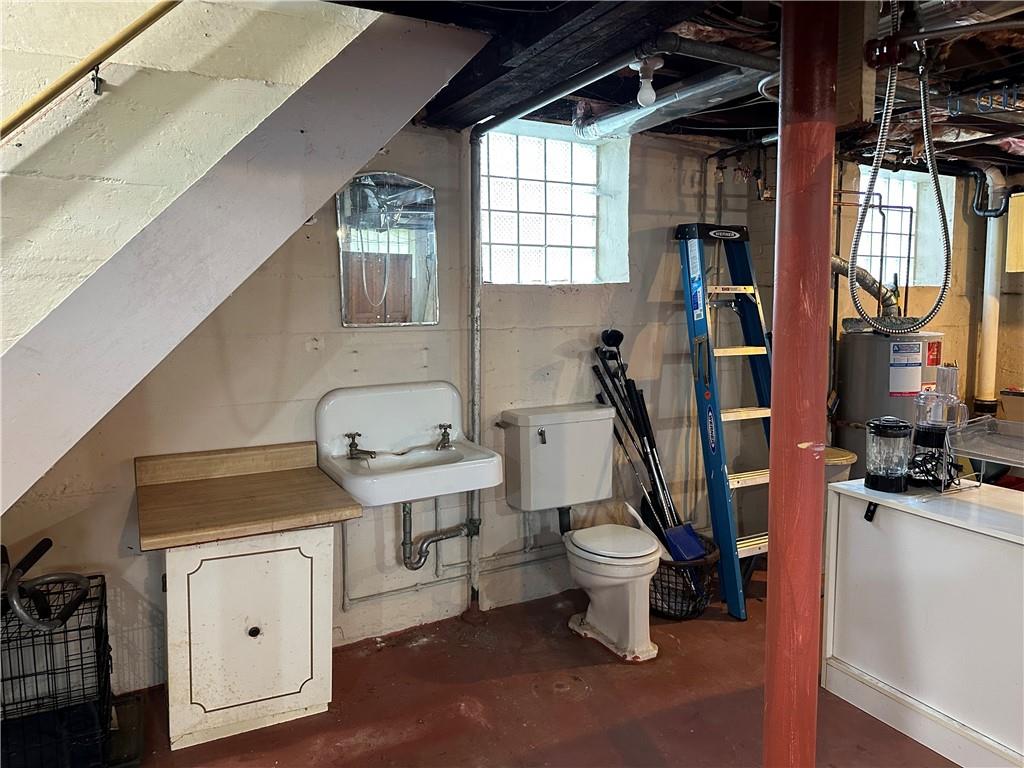 27 North Park Road Pittsburgh, PA 15229 - Photo 32 of 33 Basement bathroom has sink, toliet and shower....