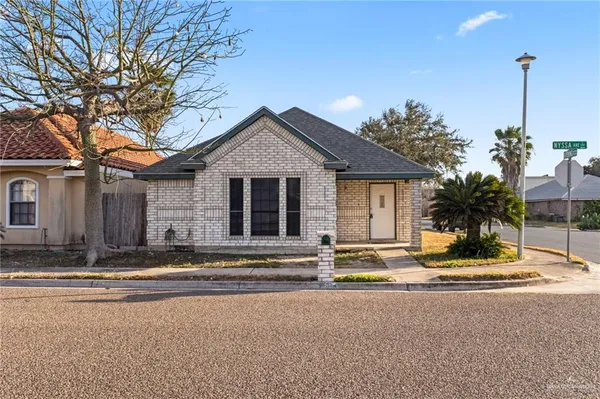 $1,900 | 200 East Nyssa Avenue, McAllen, TX 78501