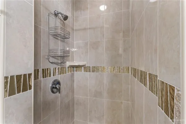 $1,900 | 200 East Nyssa Avenue, McAllen, TX 78501