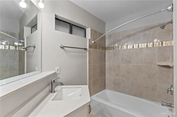 $1,900 | 200 East Nyssa Avenue, McAllen, TX 78501