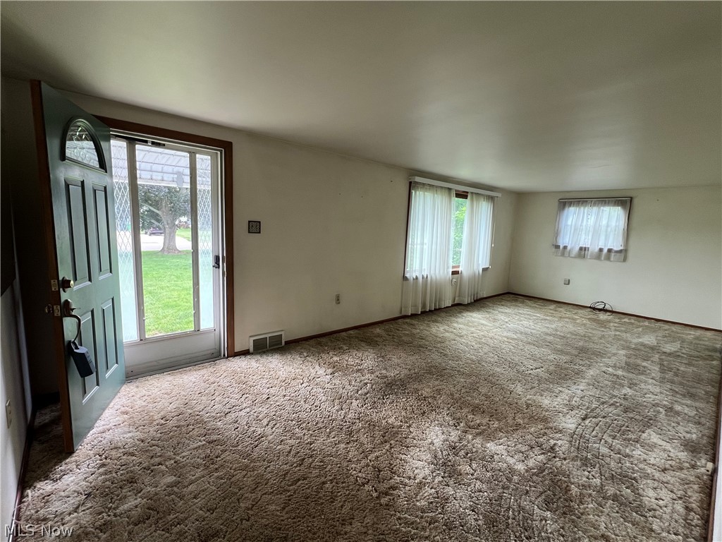 6030 Firestone Road Northeast Canton, OH 44721 - Photo 7 of 21