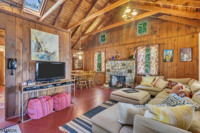 22 Ithanell Road Hopatcong, NJ 07843 - Photo 10 of 27 Gallery Image 10