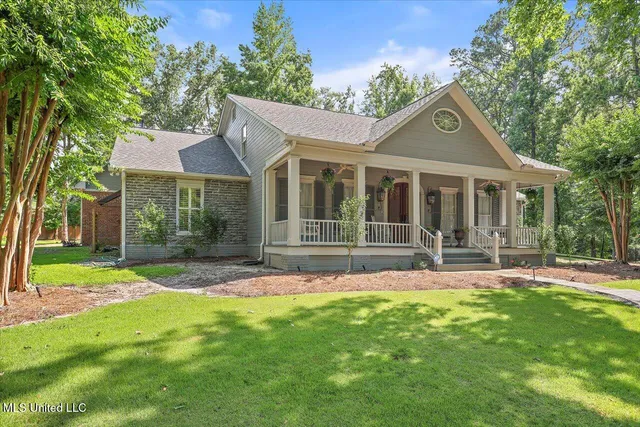 $469,900 | 2 White Oak Place, Clinton, MS 39056