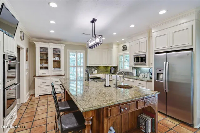 $469,900 | 2 White Oak Place, Clinton, MS 39056