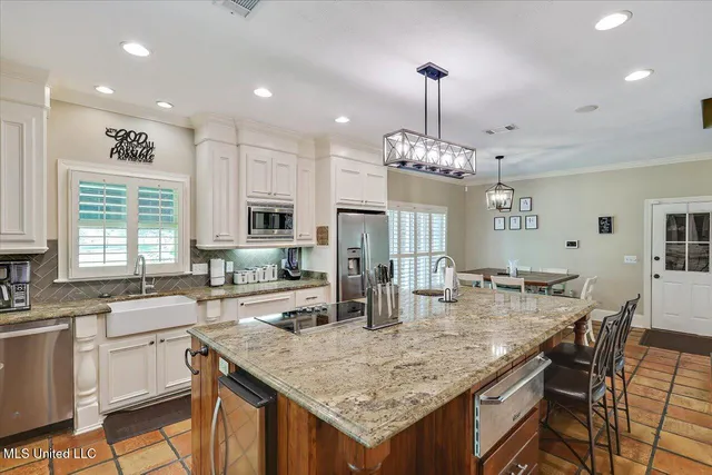 $469,900 | 2 White Oak Place, Clinton, MS 39056