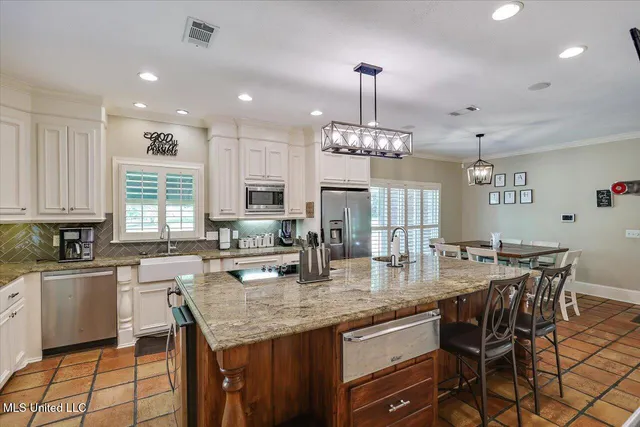 $469,900 | 2 White Oak Place, Clinton, MS 39056