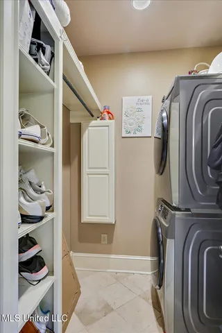 $469,900 | 2 White Oak Place, Clinton, MS 39056