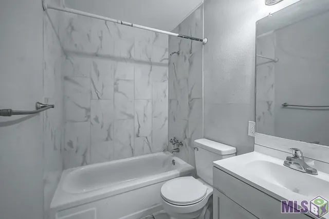 $235,000 | 12320-12322 Warfield Avenue, Baton Rouge, LA 70815