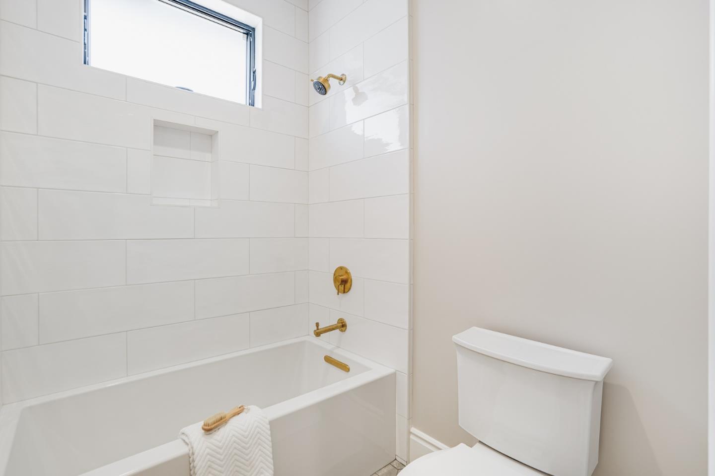 1950 Quito Road San Jose, CA 95130 - Photo 37 of 46 a bathroom with a bathtub