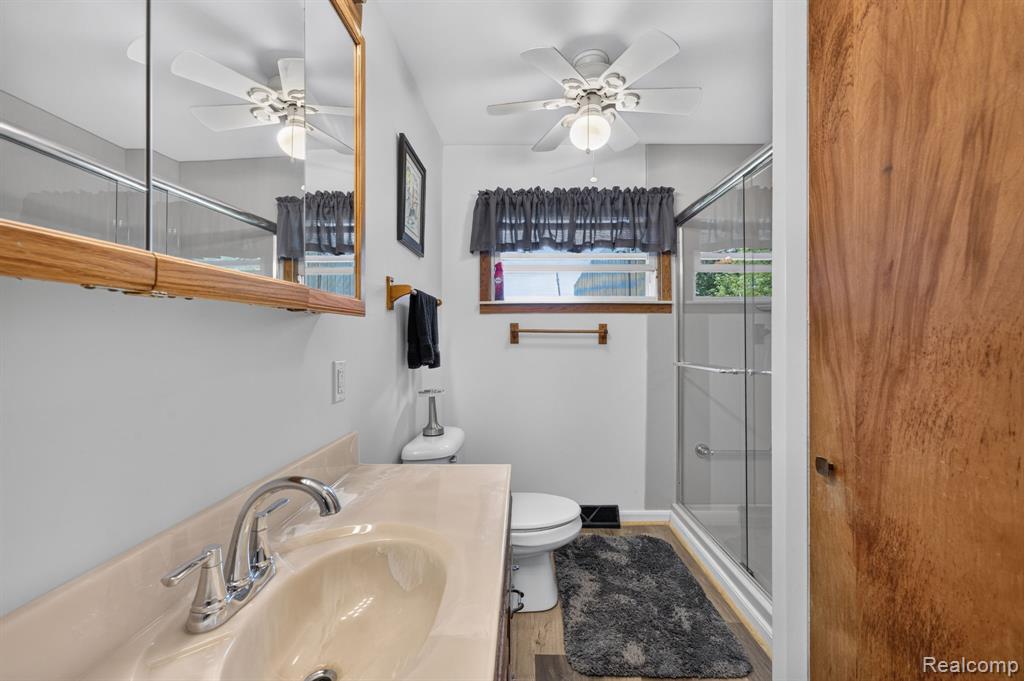 5233 Torrey Road Flint, MI 48507 - Photo 21 of 45