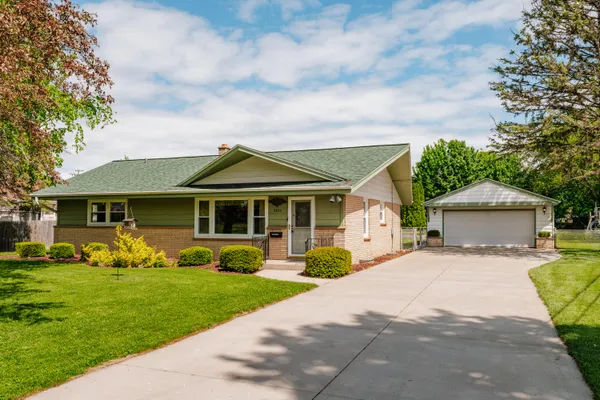 $335,000 | 3222 Yorktown Street, Caledonia, WI 53404