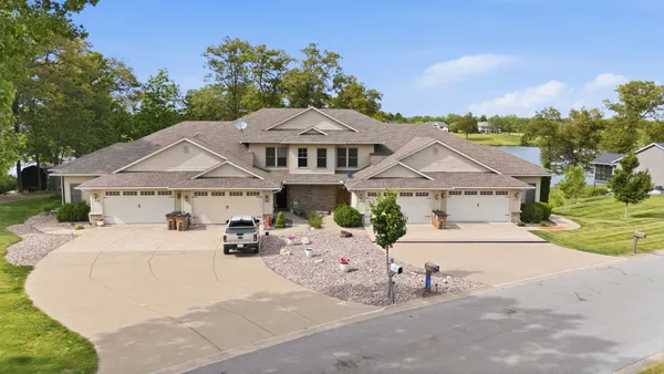$369,900 | 1012 Fairway Lane, Sherrard, IL 61281