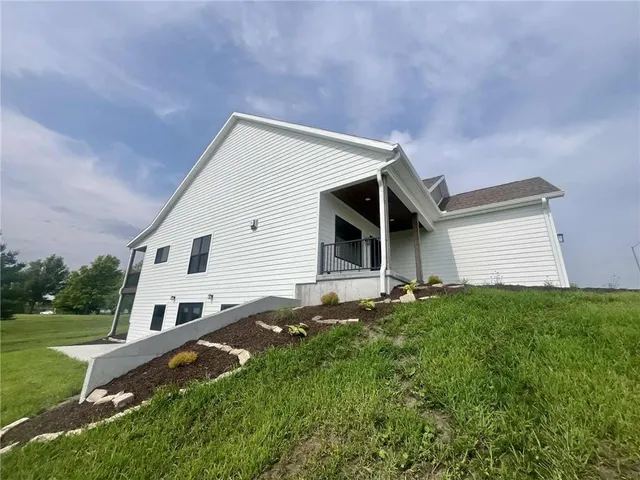 $519,000 | 25584 Magnolia Circle, Maryville, MO 64468