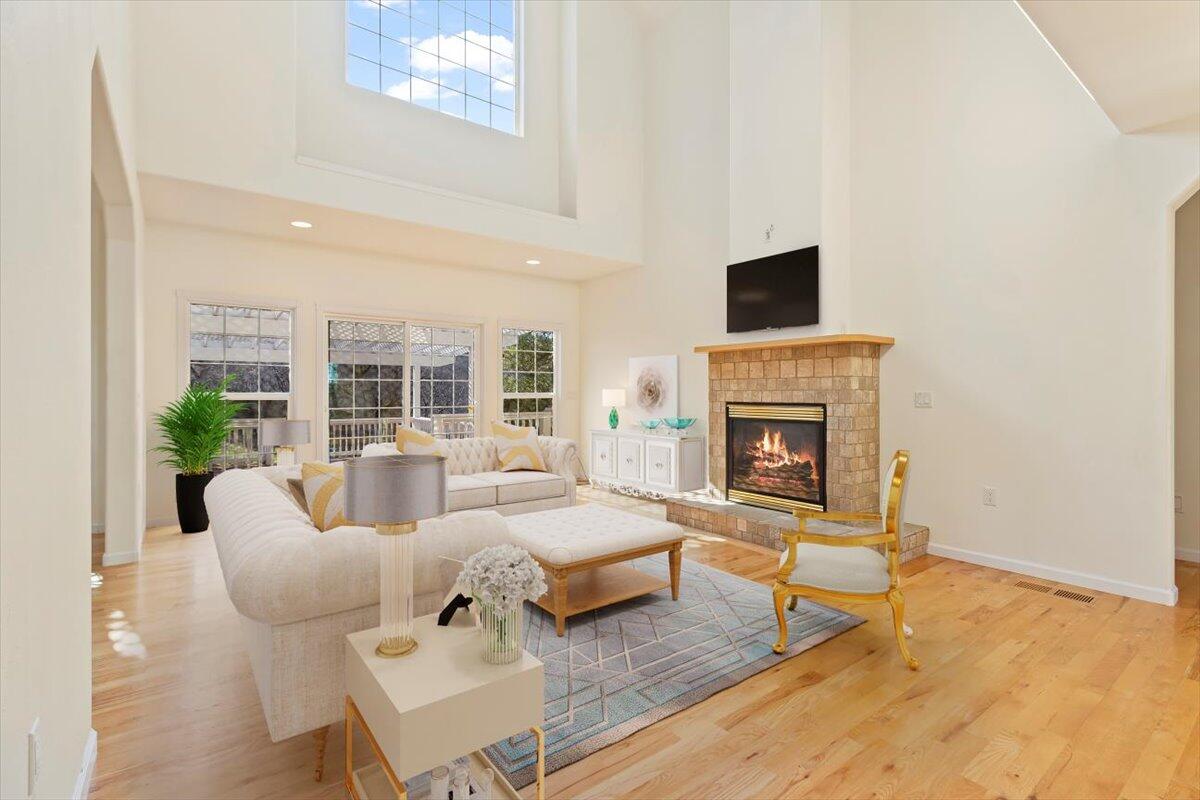 4408 Independence School Road Medford, OR 97501 - Photo 5 of 40 Virtual Staging Living Room