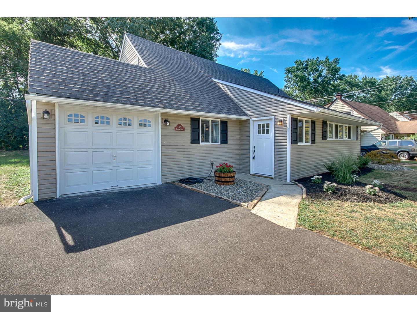82 Hollow Road Levittown, PA 19056 - Photo 1 of 23 Gallery Image 1
