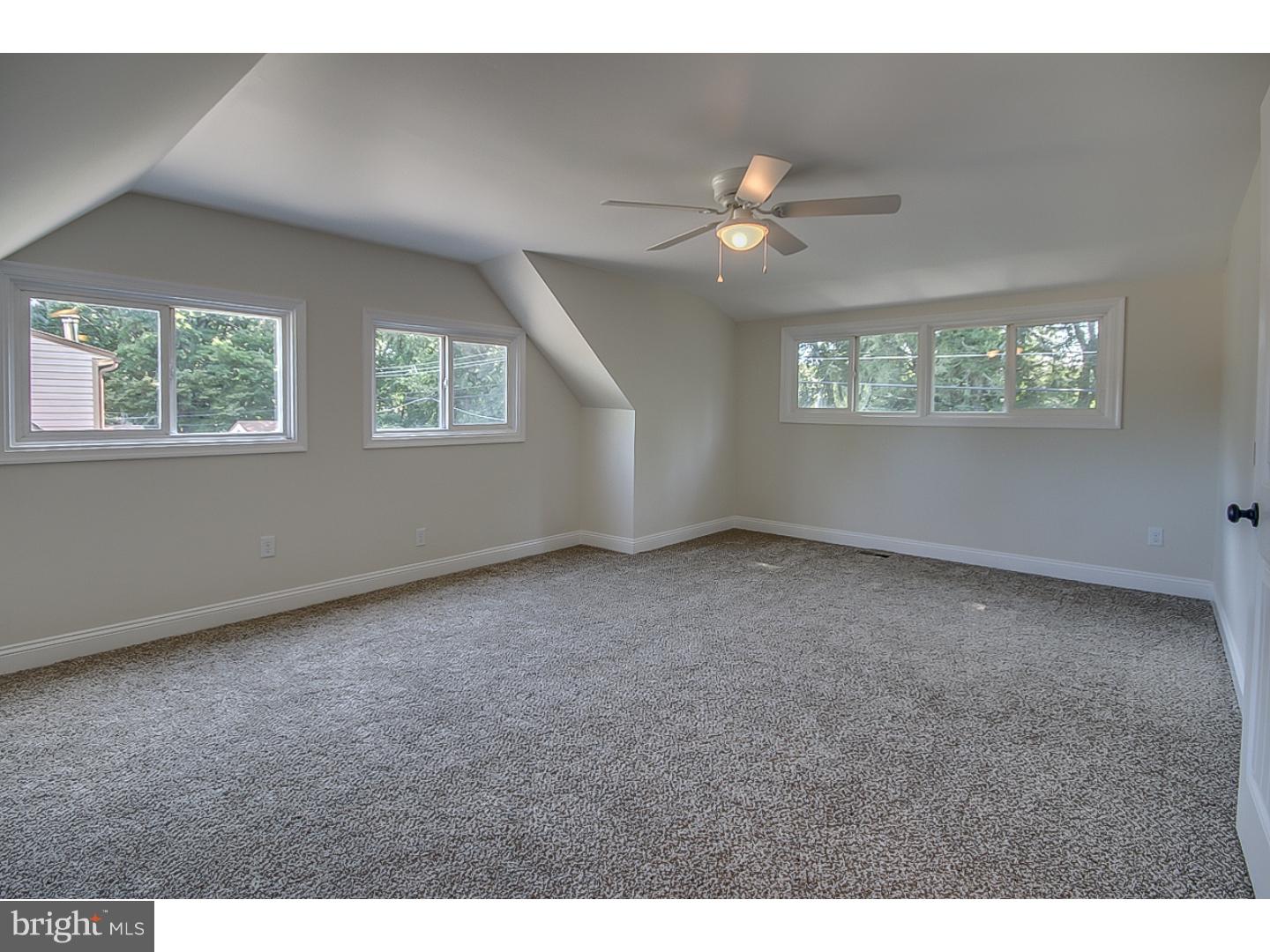 82 Hollow Road Levittown, PA 19056 - Photo 18 of 23 Gallery Image 18