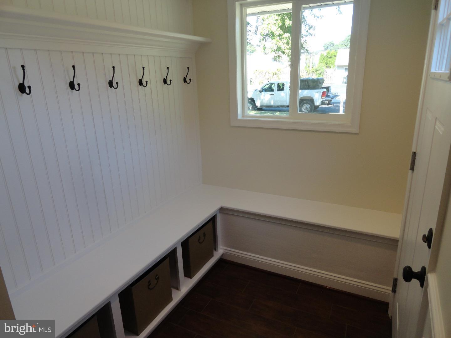 82 Hollow Road Levittown, PA 19056 - Photo 6 of 23 Gallery Image 6