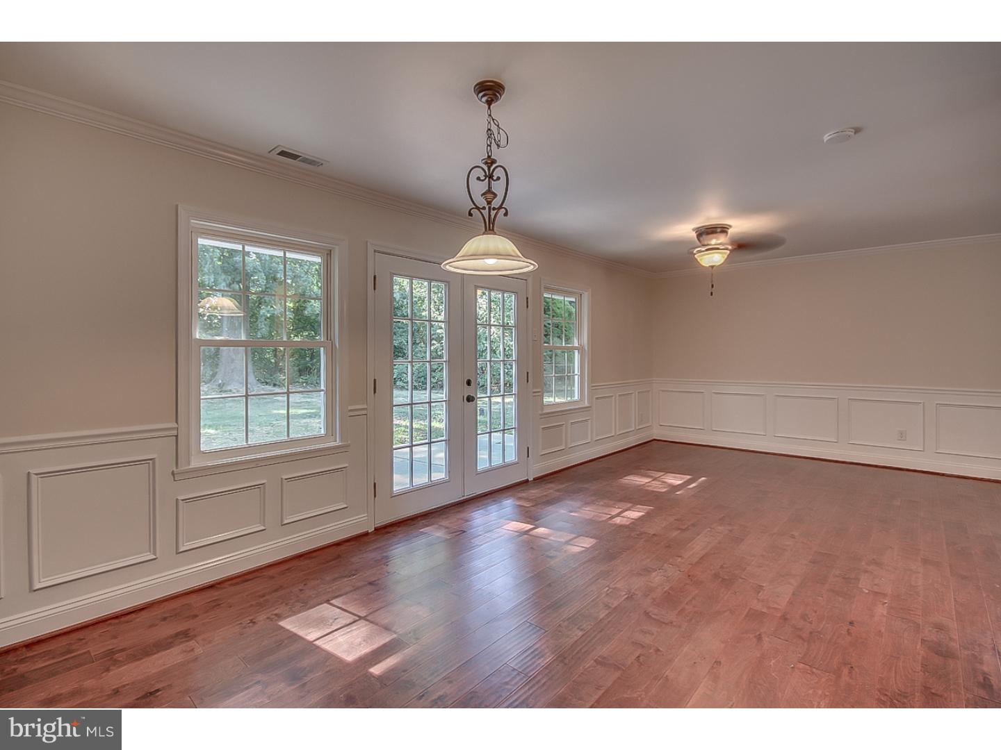 82 Hollow Road Levittown, PA 19056 - Photo 10 of 23 Gallery Image 10