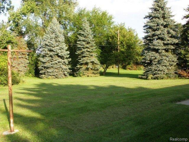 884 Bolinger Street Rochester, MI 48307 - Photo 10 of 10 P1010005