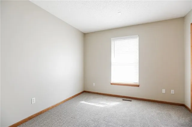 $2,200 | 205 North Walker Drive, Raymore, MO 64083