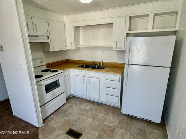 $700 | 1504 Iris Circle, Unit D, Greenville, NC 27858