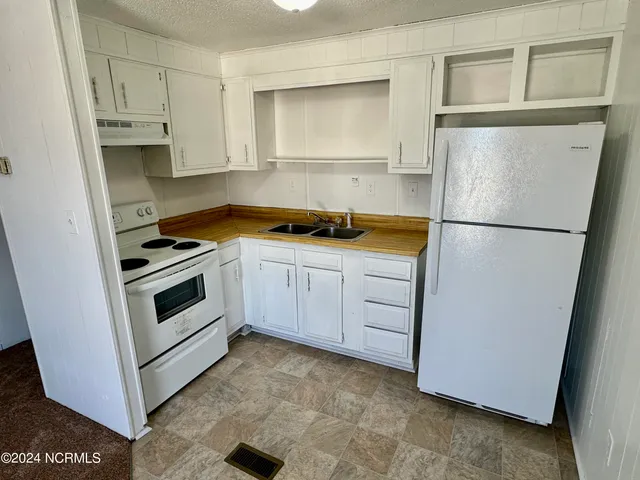 $700 | 1504 Iris Circle, Unit D, Greenville, NC 27858