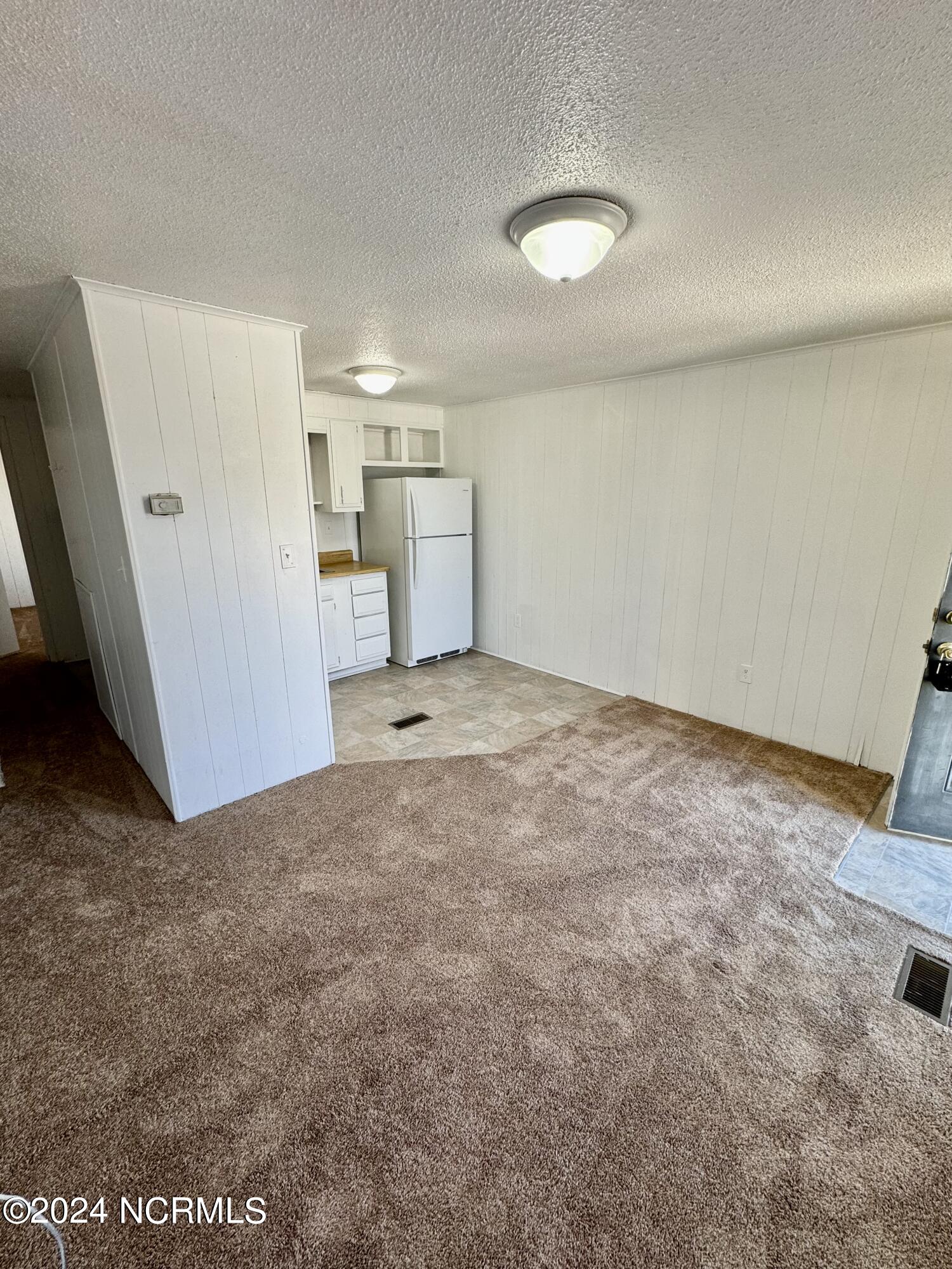 1504 Iris Circle, Unit D Greenville, NC 27858 - Photo 3 of 7 IMG_1537