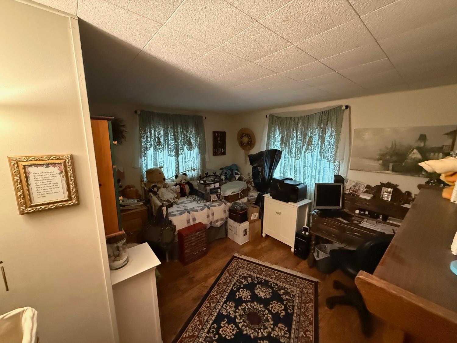 6538 Perry Road Magalia, CA 95954 - Photo 19 of 39 a living room with furniture and a large window