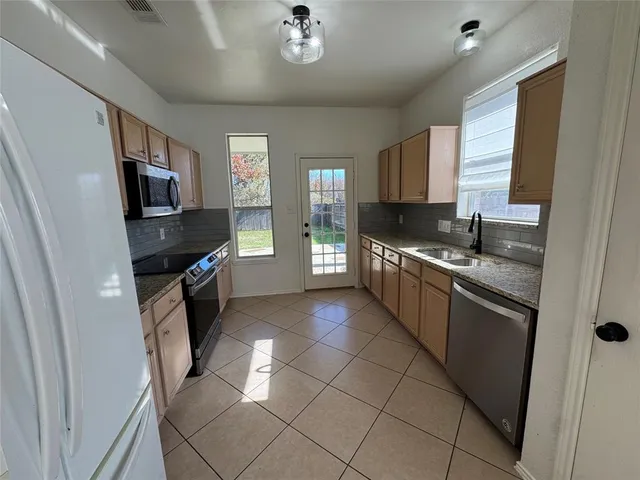 $2,100 | 4432 Park Creek Court, Fort Worth, TX 76137