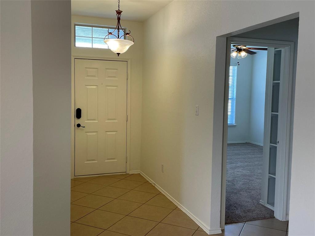 4432 Park Creek Court Fort Worth, TX 76137 - Photo 3 of 25