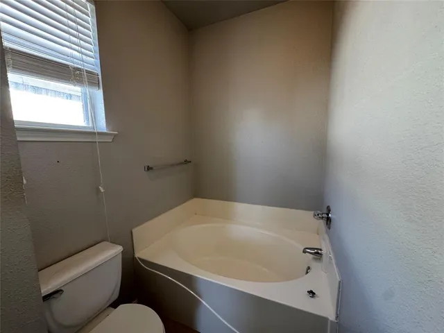 $2,100 | 4432 Park Creek Court, Fort Worth, TX 76137