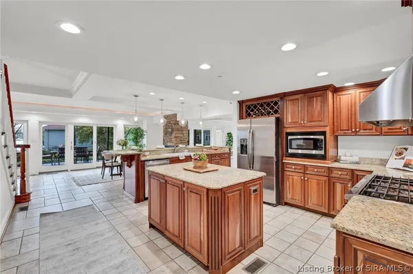 $498,500 | 606 West Riverside Drive, Jeffersonville, IN 47130