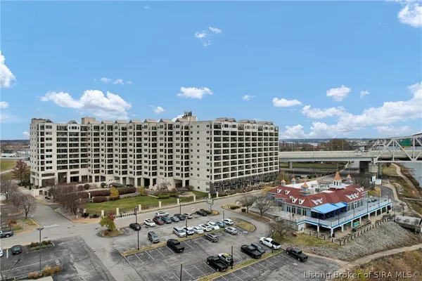 $498,500 | 606 West Riverside Drive, Jeffersonville, IN 47130