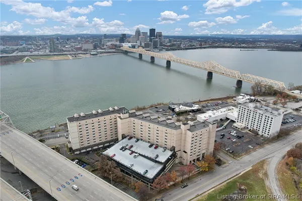 $498,500 | 606 West Riverside Drive, Jeffersonville, IN 47130