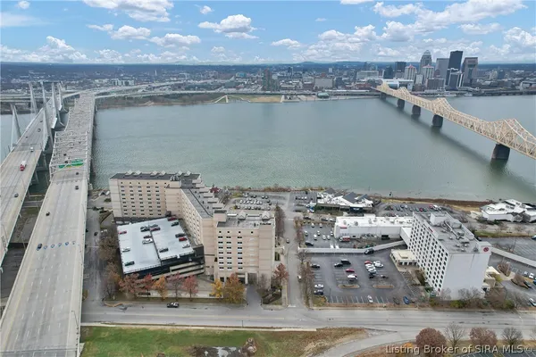 $498,500 | 606 West Riverside Drive, Jeffersonville, IN 47130