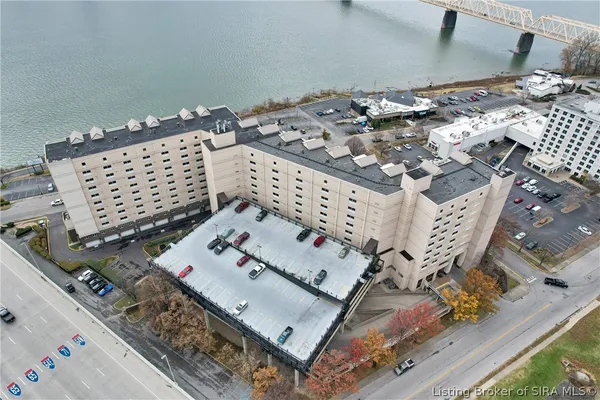 $498,500 | 606 West Riverside Drive, Jeffersonville, IN 47130