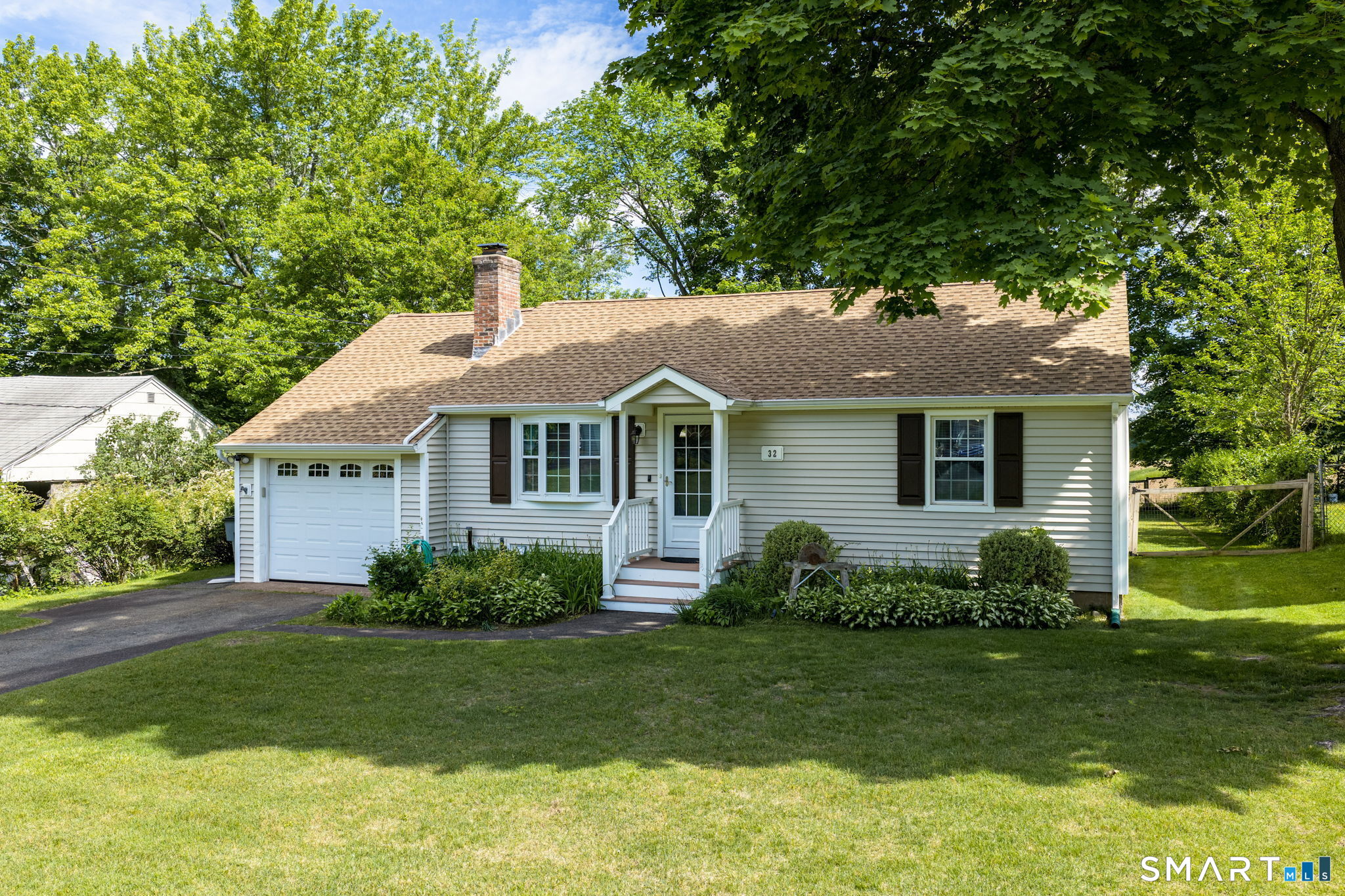 32 Parsons Road Enfield, CT 06082 - Photo 3 of 40