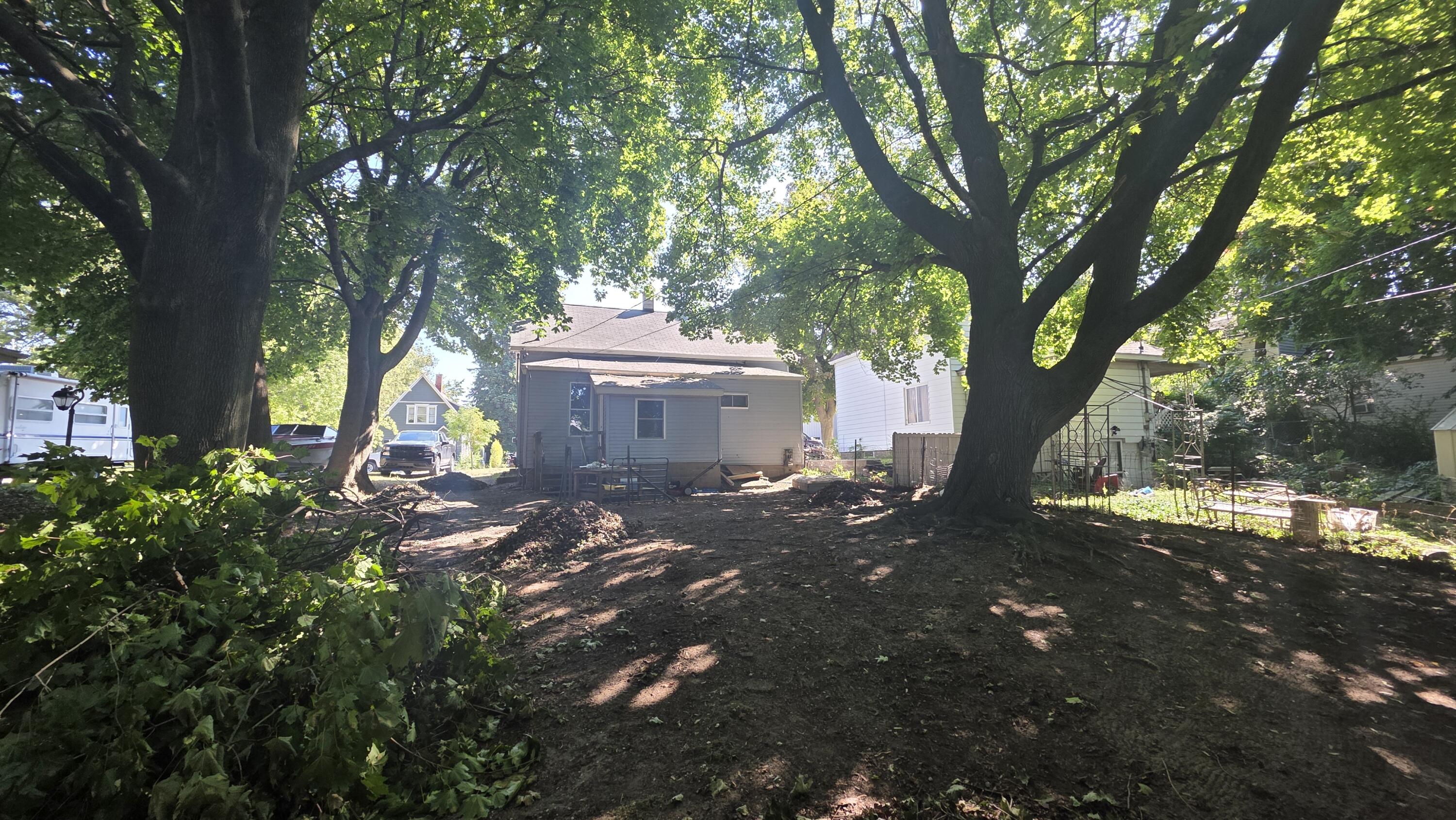 207 North Rath Avenue Ludington, MI 49431 - Photo 6 of 17 20250915_121015