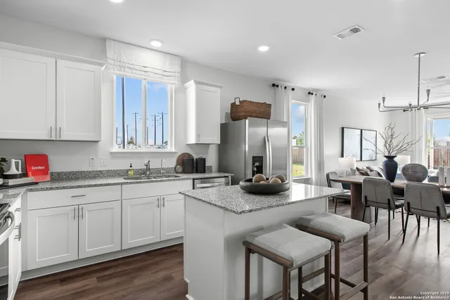 $343,270 | 421 Raven Row, Marion, TX 78124