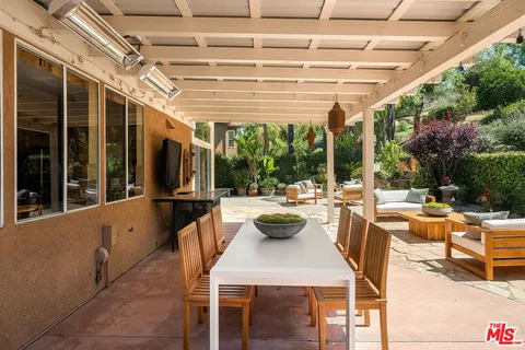 $1,369,000 | 350 Anzio Way, Oak Park, CA 91377