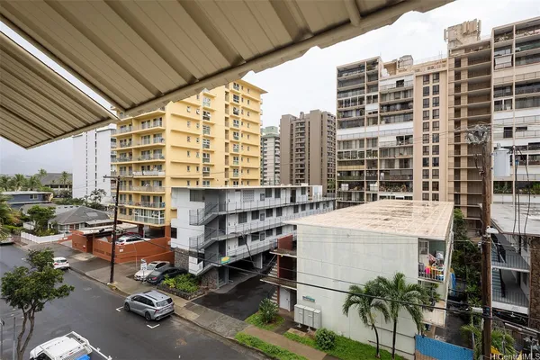 $2,000 | 240 Liliʻuokalani Avenue, Unit 402, Honolulu, HI 96815