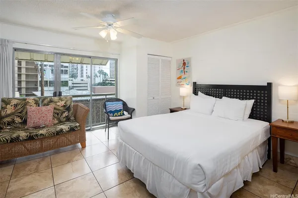 $2,000 | 240 Liliʻuokalani Avenue, Unit 402, Honolulu, HI 96815
