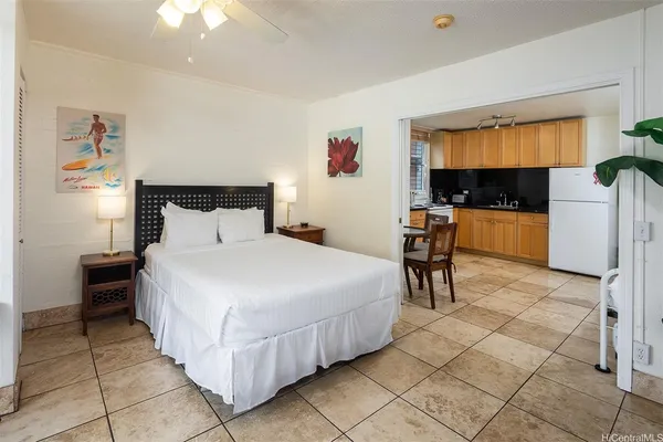 $2,000 | 240 Liliʻuokalani Avenue, Unit 402, Honolulu, HI 96815