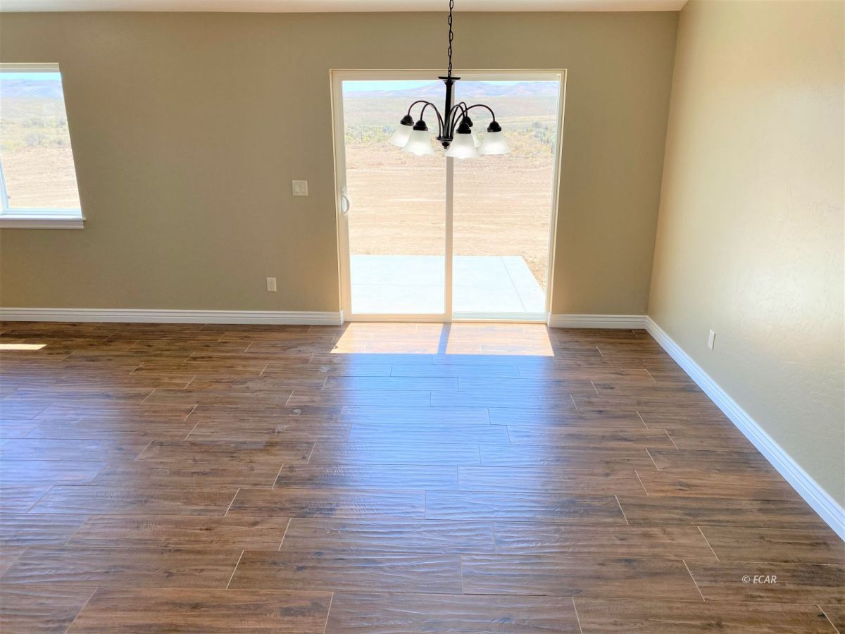 360 Stageline Loop Elko, NV 89801 - Photo 6 of 30 Gallery Image 6